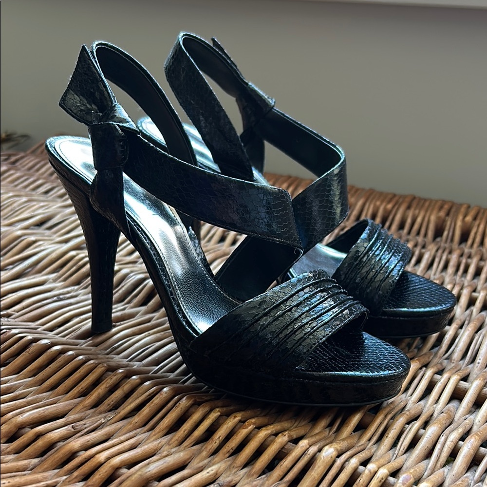 Nine West Black Peep Toe Heels 6.5